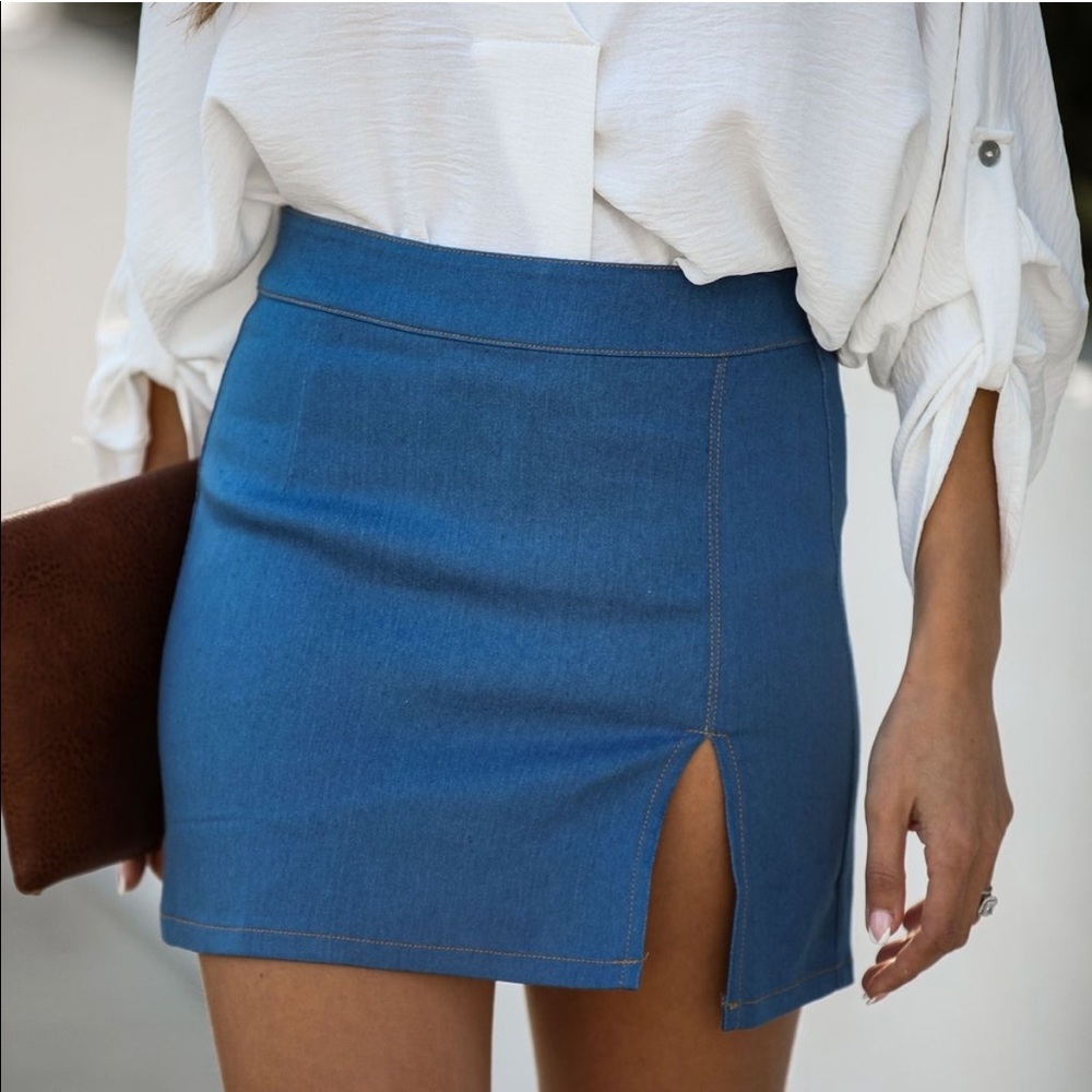 VICI Skylar & Madison blue skirt with slit size M